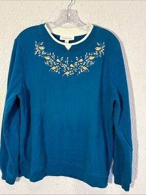 Breckenridge Teal Embroidered Crewneck Sweatshirt with Yellow Bird Detail